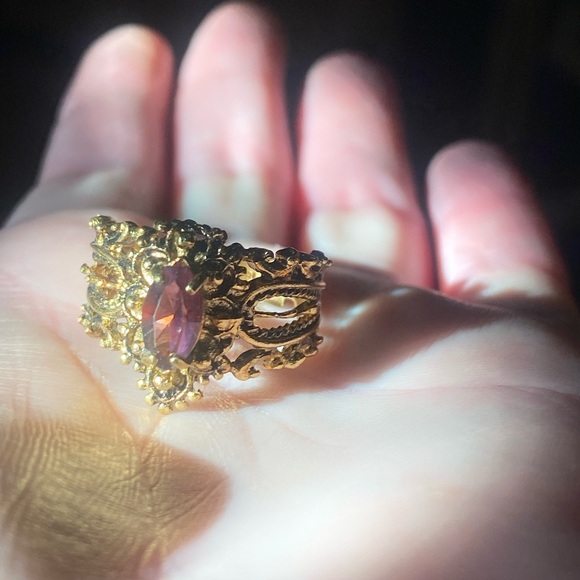 Gold Filigree Ring with Purple Marquise Stone - Picture 5 of 16